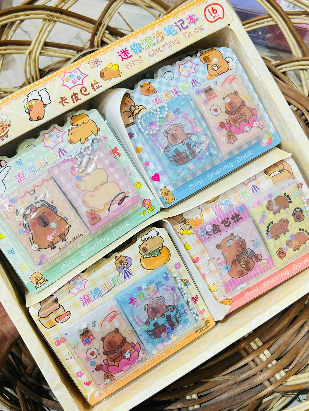 Capybara Mini Sharing Notebook Set