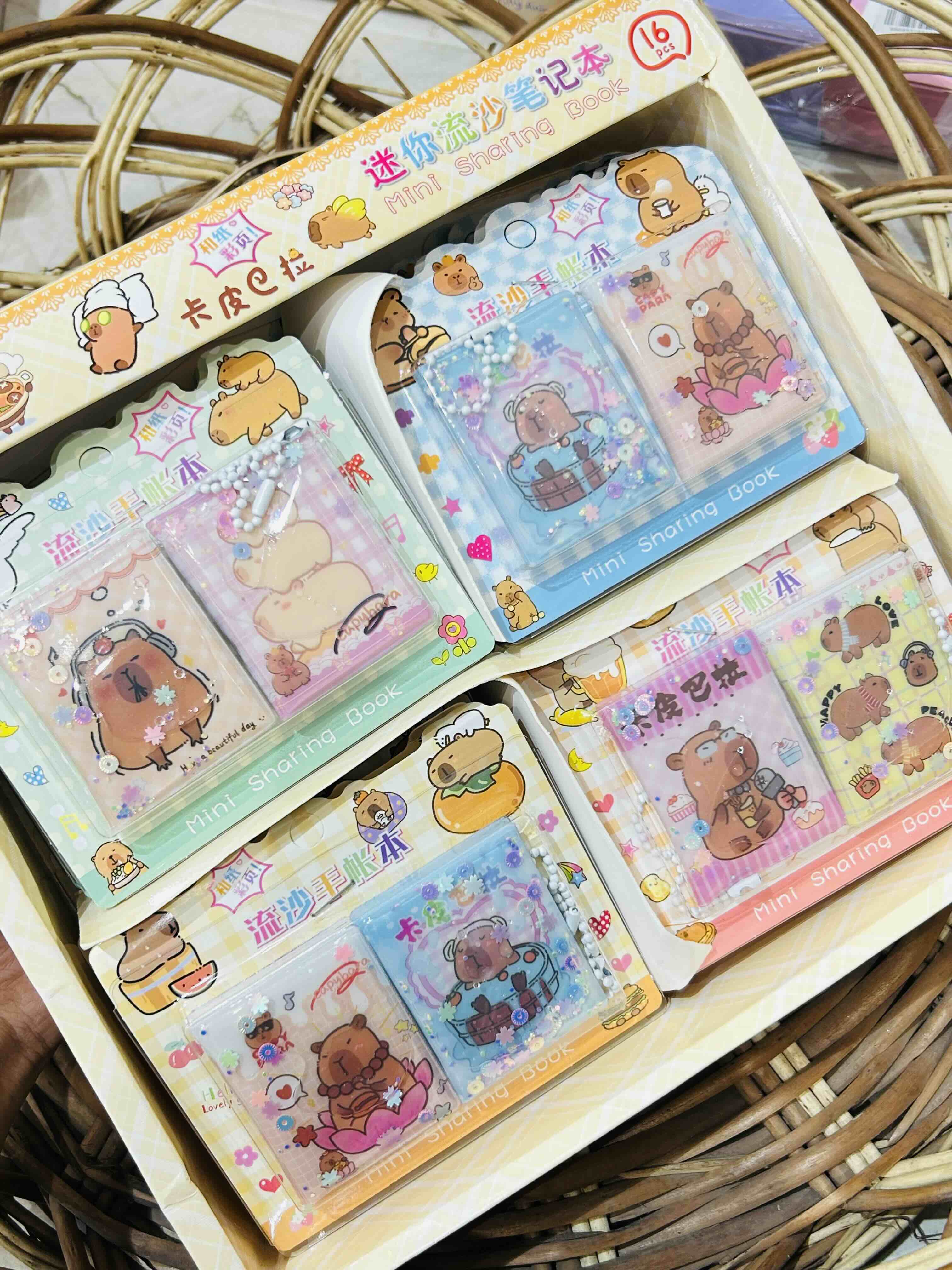 Capybara Mini Sharing Notebook Set